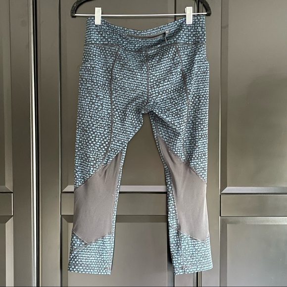 EUC lululemon Pace Rival Crop 19” Teal/Black (8) - Picture 8 of 12